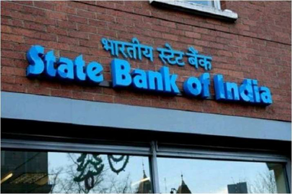 SBI ने FD पर ब्याज घटाया