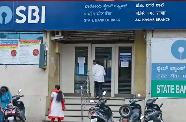 30190 कर्मचारियों के लिए SBI ने तैयार की VRS स्कीम SBI leads in e-payment